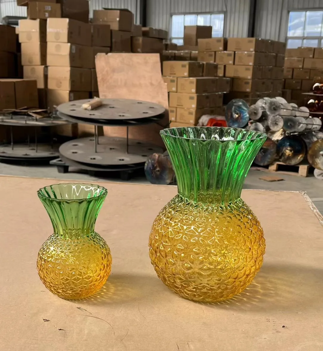 Beautiful amber round clear glass vase,round glass bulk vase by hand blown