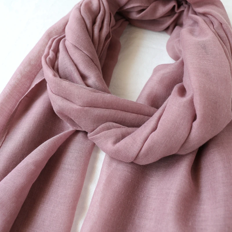 Women latest hijab designs 24 colors hijabs shawls long muslim frayed cotton viscose blend plain voile hijab