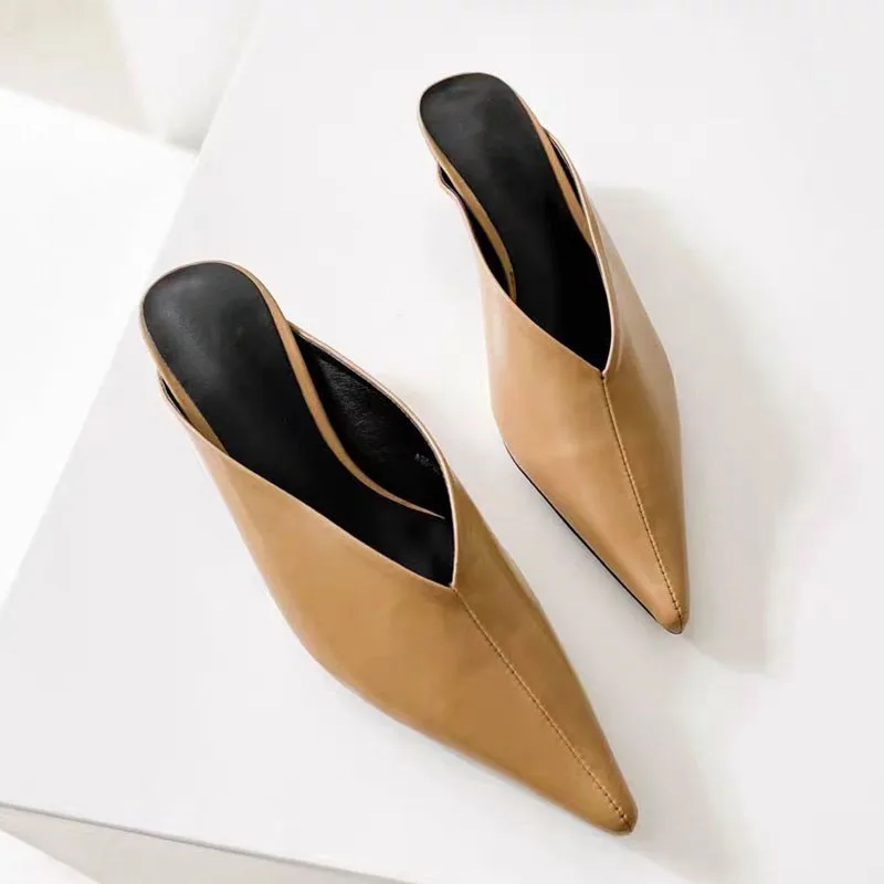 Fashion Custom Summer Black Kitten Heels Slipper Women Slip on Shoes Pointed Toe Black Patent Leather Mules for Women