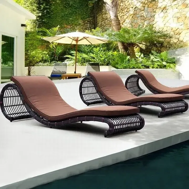 Wholesale Rattan garden furniture outdoor beach chair sun loungers swimming pool outdoor