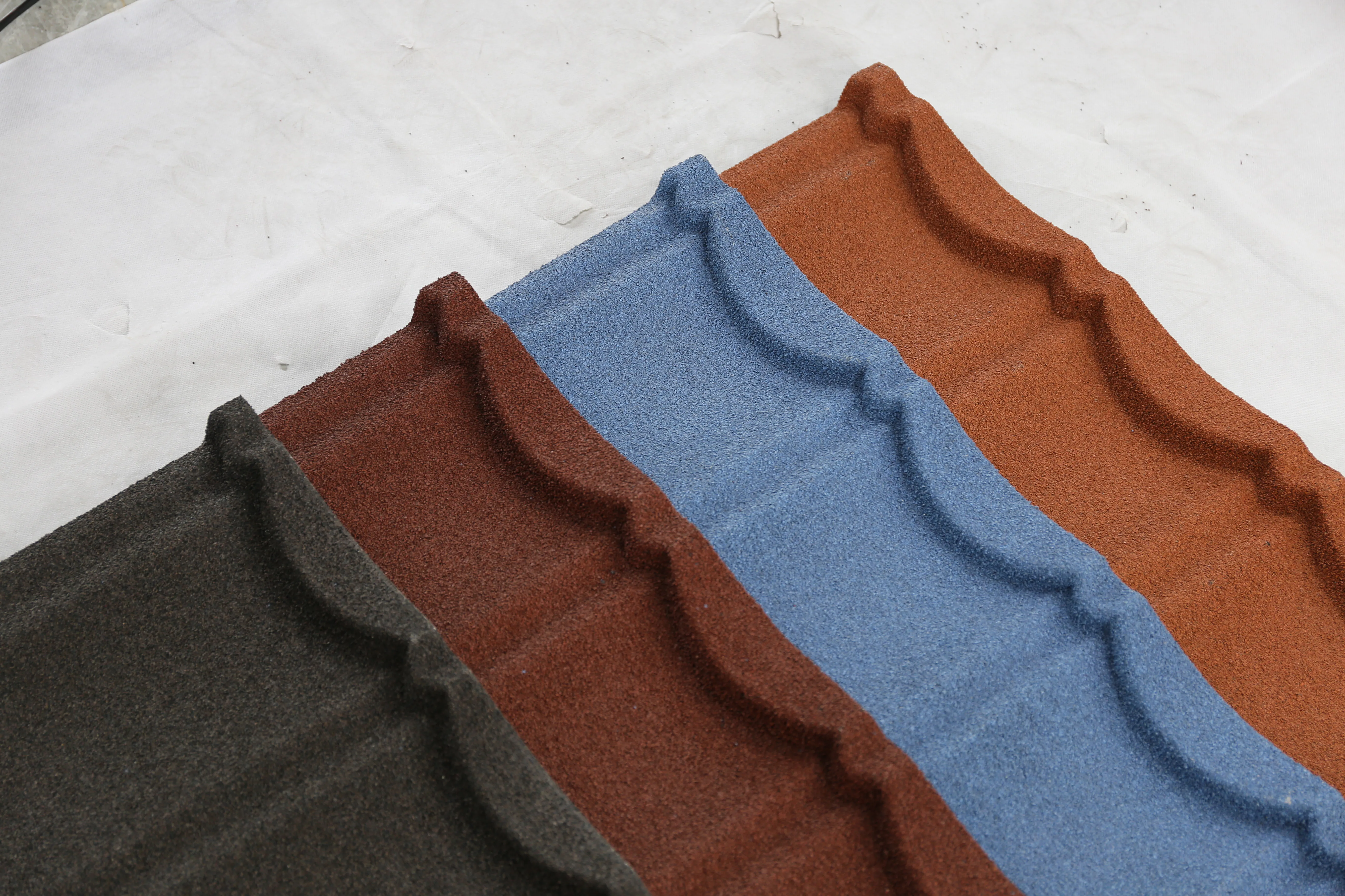 China Anti corrosion Roof Sheet Roof /Roofer/Roofing Factory OEM