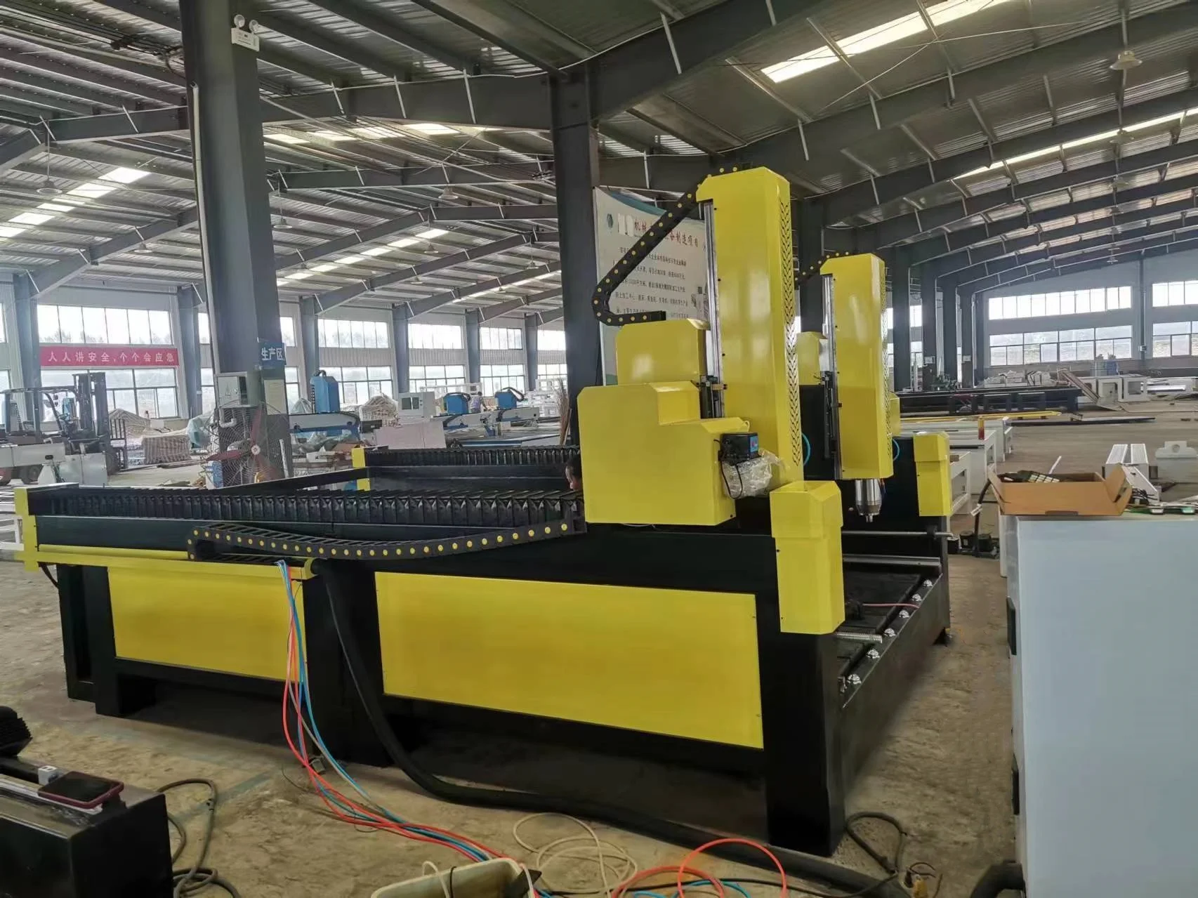 Songli 1325 high configuration 5.5kw heavy stone carving machine woodworking carving cutting machine CNC stone router