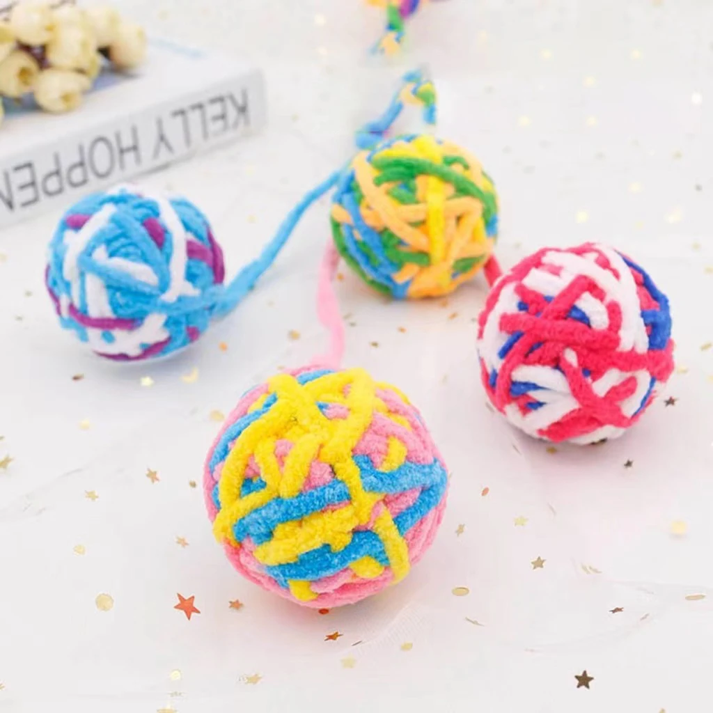 Wholesale Indoor Cats Interactive Playing Kitten Toys Yarn Balls Cat Toys Balls with Bell and String