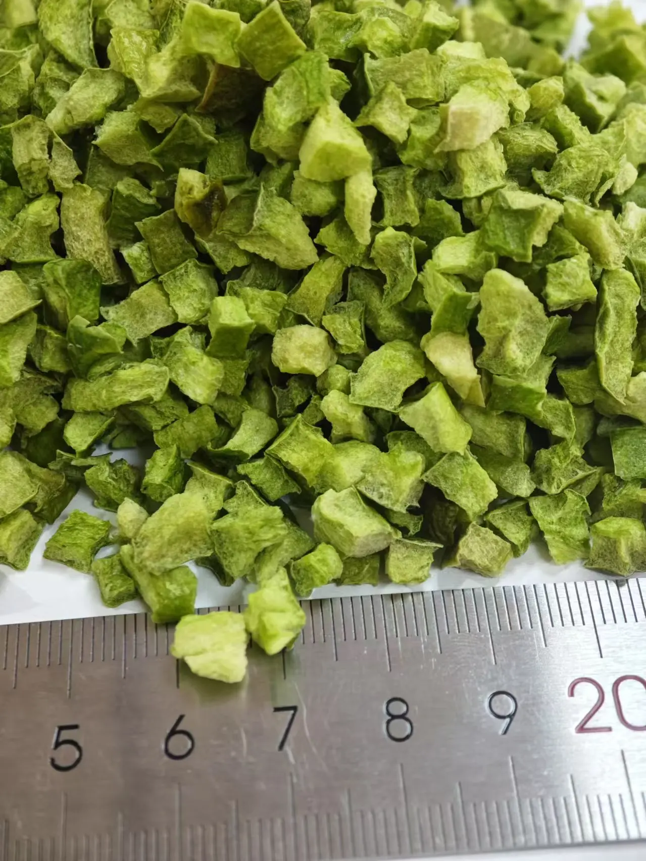 Organic Freeze-Dried Green Bell Pepper Powder Fresh Vegetables Fruit Flakes Whole Chopped Dehydrated Foods Bulk Hiking Foods