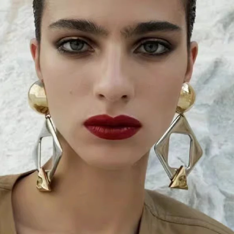 2024 модные ювелирные изделия металлические геометрические бриллиантовые серьги преувеличенные уникальные длинные большие квадратные эффектные