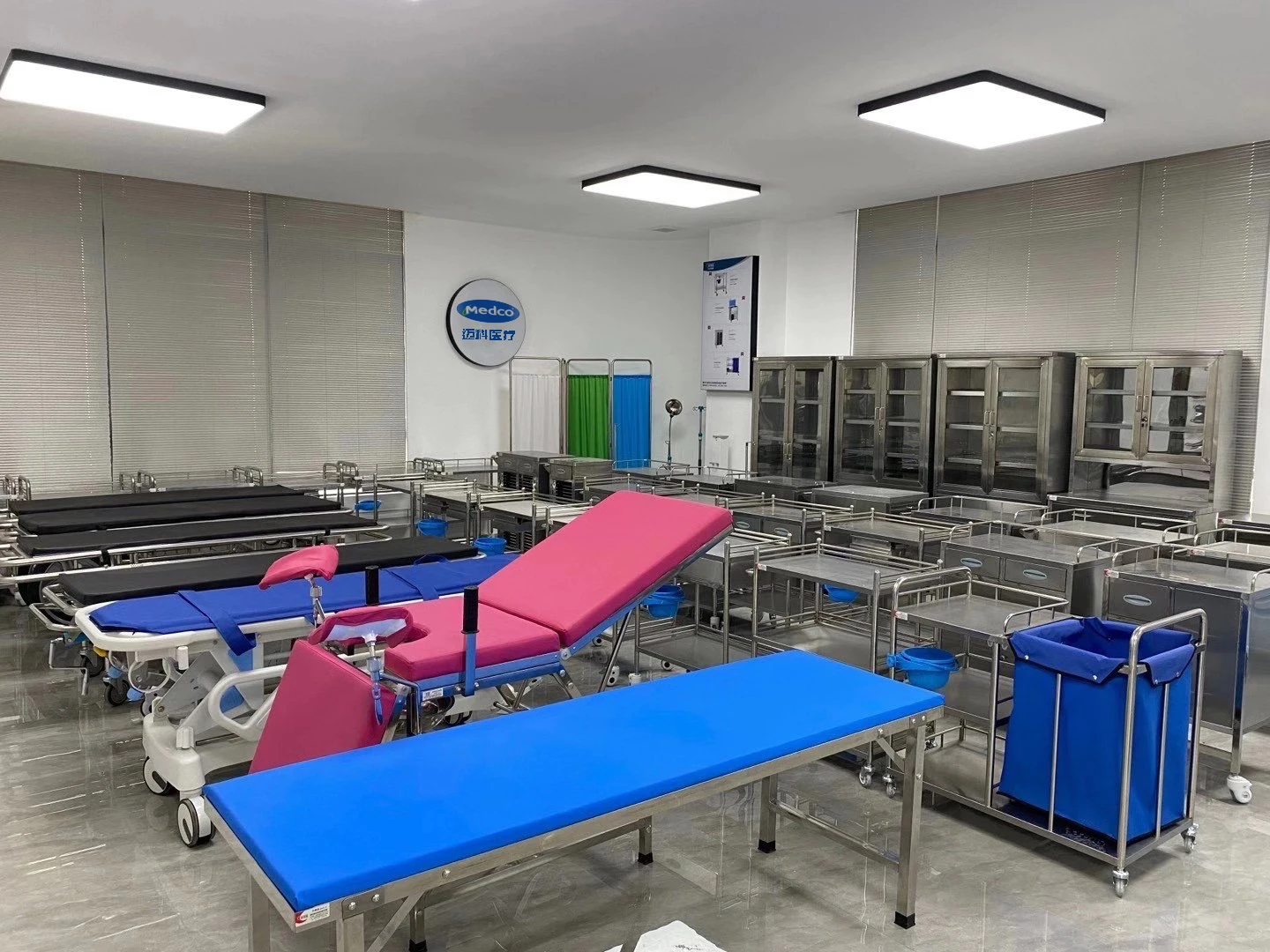 Aluminum walker Medical Adjustable Foldable Aluminium Lightweight Walker