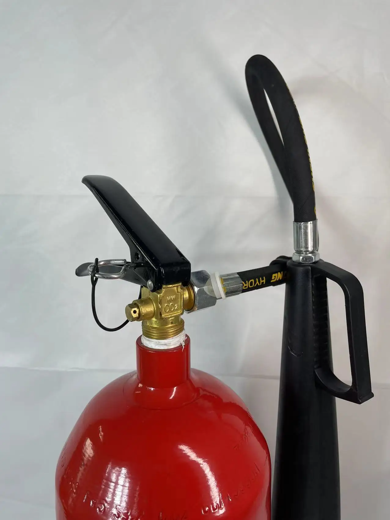 Hot Selling Low  Price  5kg  Alloy Steel  CO2 Fire  Extinguisher China Supplier Firefighting Equipment & Accessories