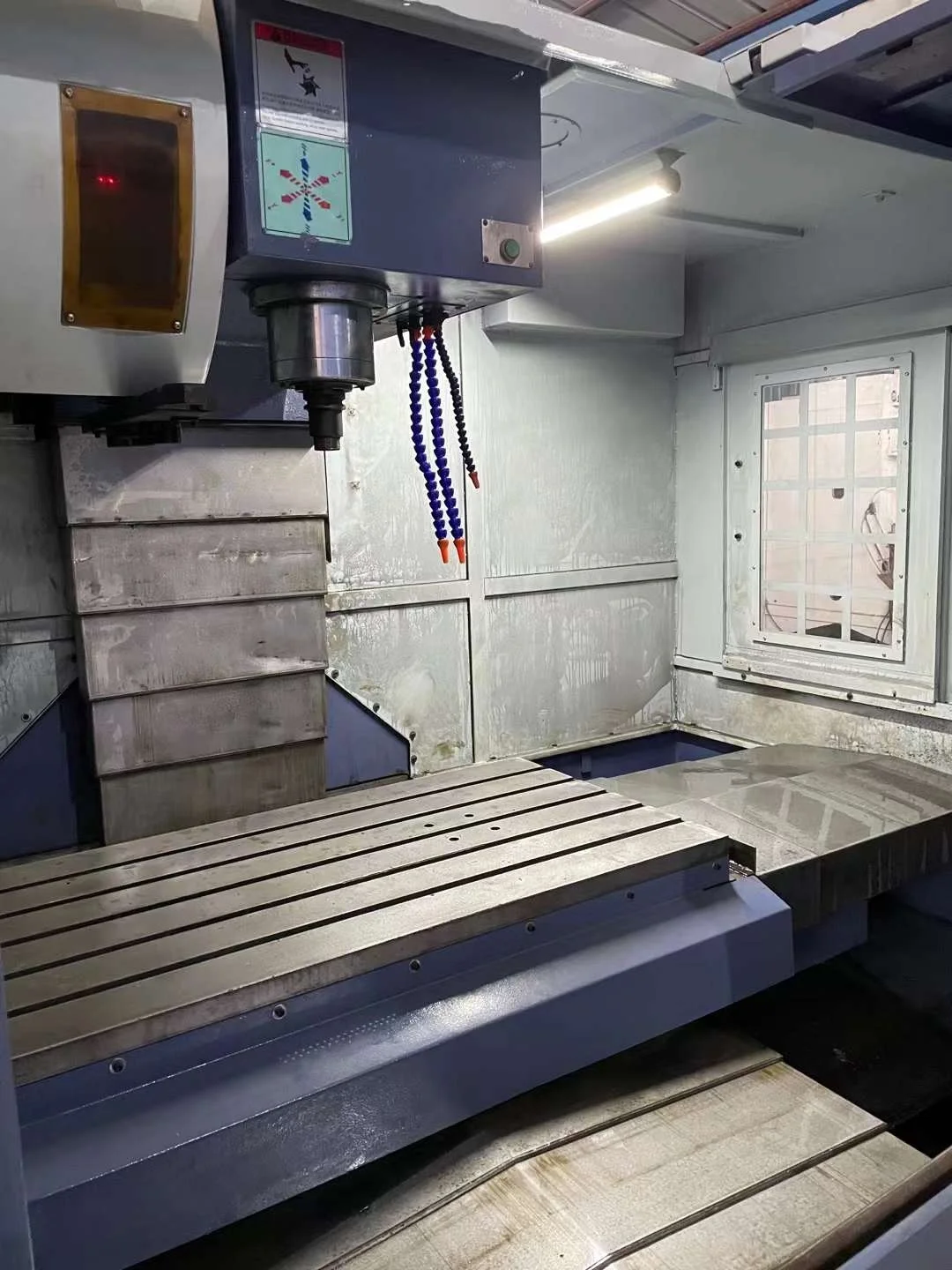 Used Taiwan brand  campro vmc 1100 FANUC 3 axis hard rail Metal Vertical CNC Milling Machine