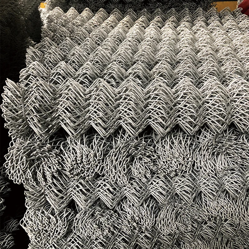 9 gauge Small Hole Mini Mesh Chain Link Fence basketball stadium cheap mini chain link fence roll 4 ft 6 ft 8 ft 10 ft