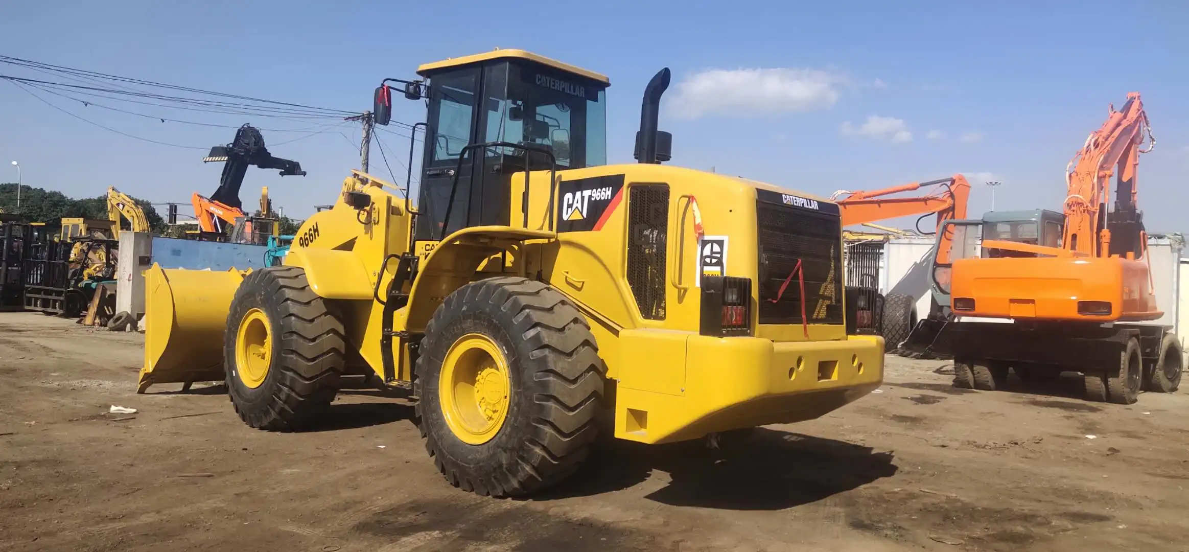 Б/у колесный погрузчик Caterpillar 966H на