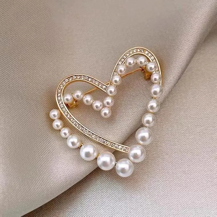 Exquisite Love Heart Crystal Pearl Brooch Pin for Women Lady Unique Design Double Layer Heart Brooch
