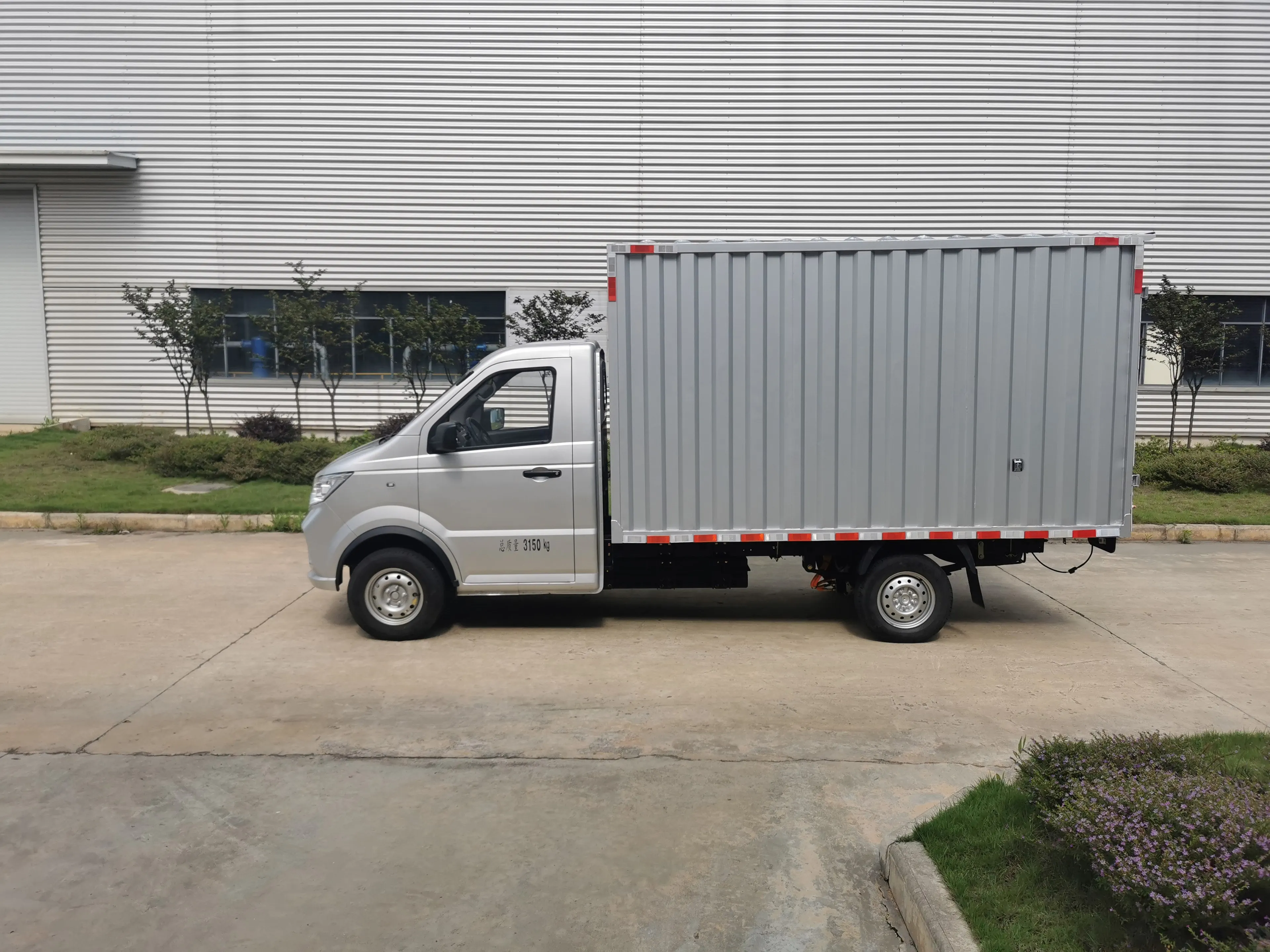 Electric Mini Truck KAMA JunHang EV1 Single Row Box trucks UTV 41.93kWh For Transportation