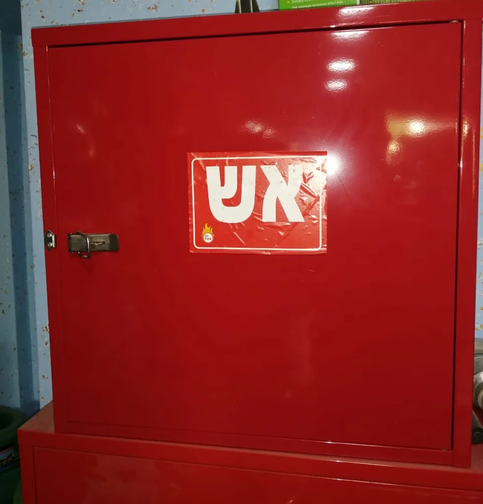 Пожарный шланг барабанный шкаф