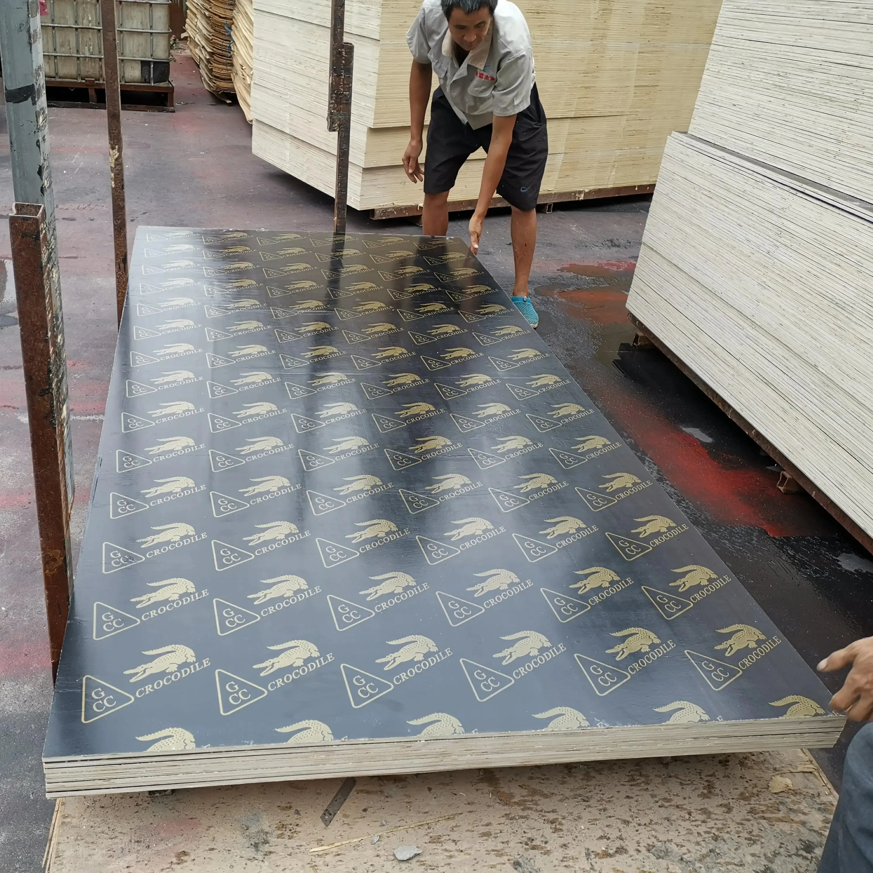 15mm Black Film Faced Plywood 12mm in Concrete Formwork plywood biz standard film faced plywood