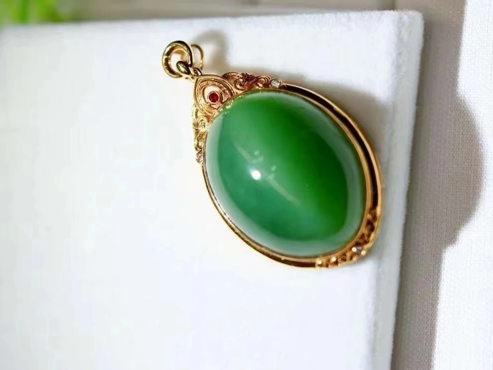 MEDBOO Fine Jewelry Factory Real 18k White Gold Egg Jewellery Classic Spinach Green Nephrite Hetian Jasper Jade Pendant.