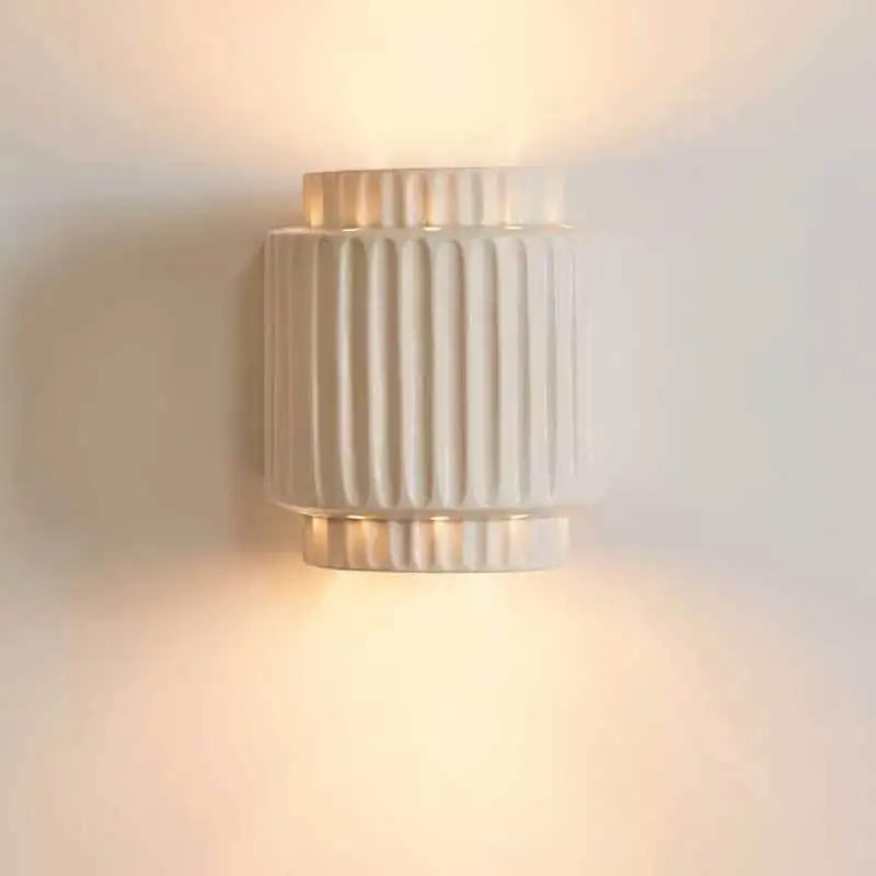 Decorative Creamy White Resin Lamp Modern Wall Sconce Up And Down Wall Light Sconce Wall Lamp for Home Hotel Room Bedside