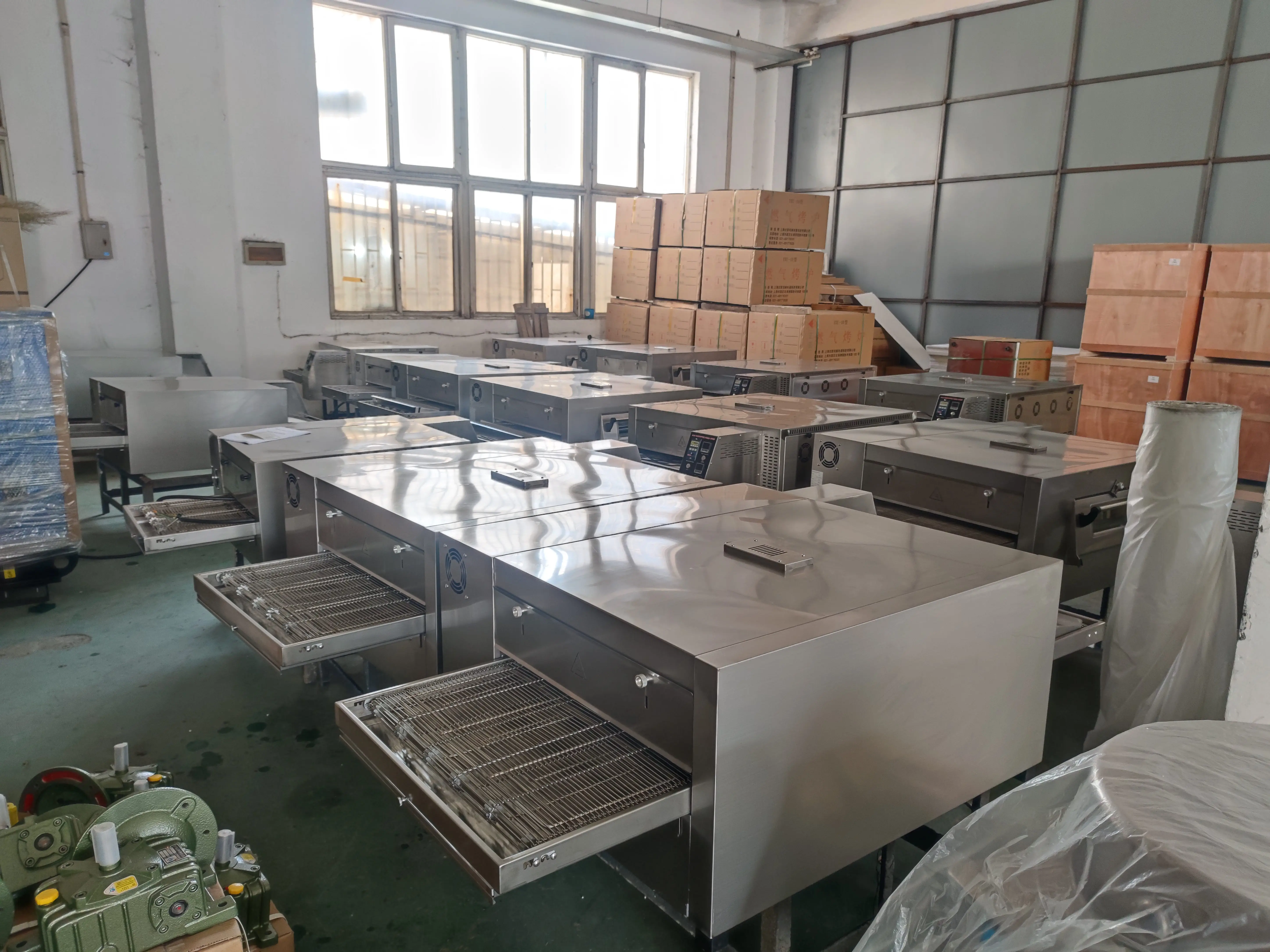 12 18 26 32 inch Commercial Bakery Equipment Electric Gas Conveyor Belt Pizza Oven for Restaurant CE Provided