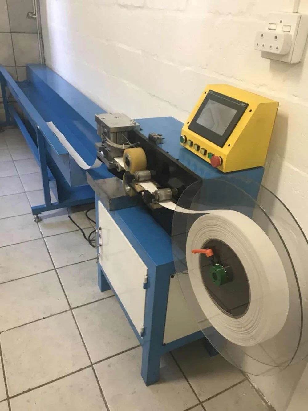 
Manual cut down machine for fabric vertical blinds vanes 