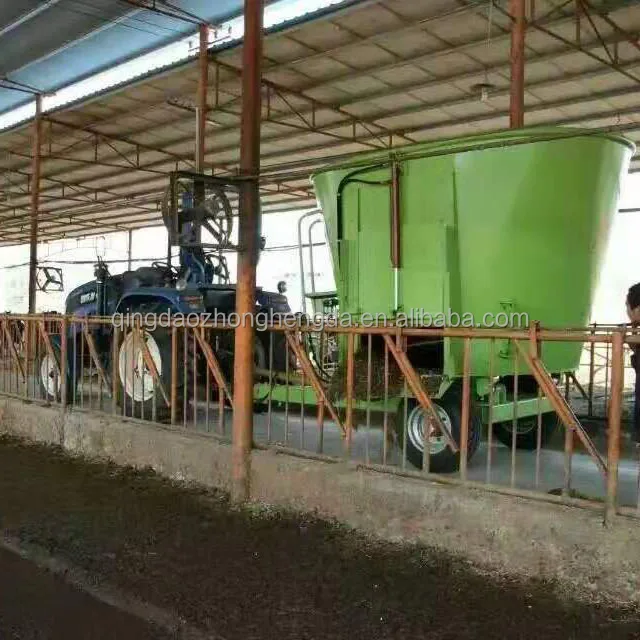 Вертикальный миксер для корма коров