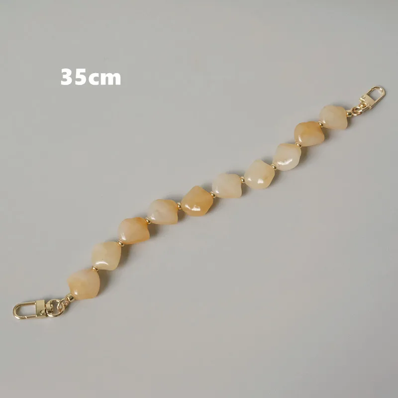 Бусины из мрамора