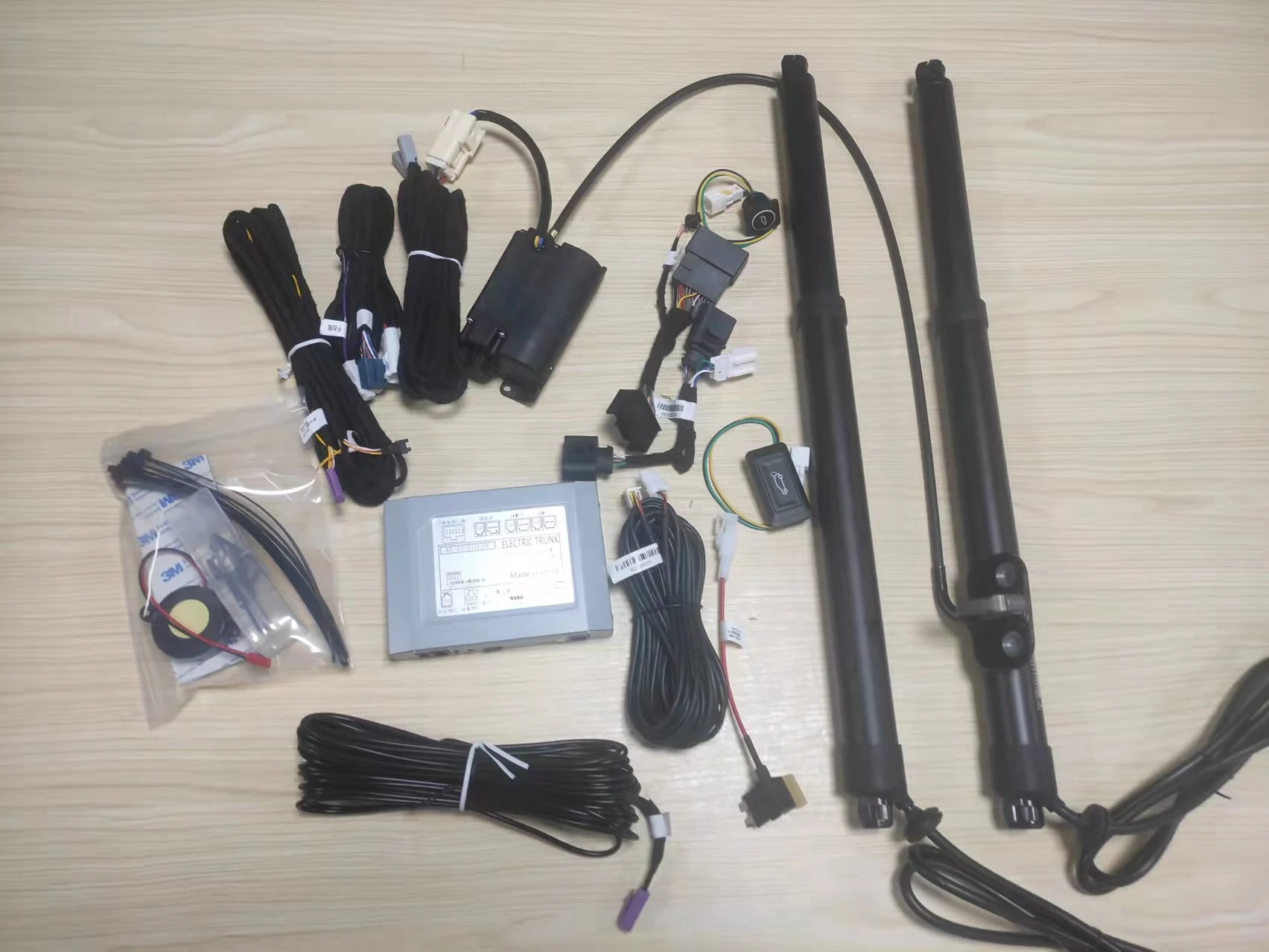 Fully automatic lifting, intelligent lifting, adjustable height of a full set of struts use for Volkswagen Magotan