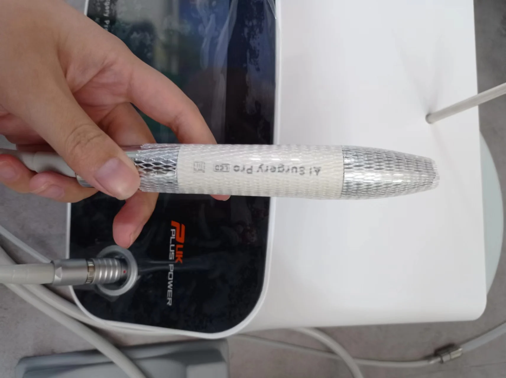 Piezo surgery with LED Light bone cut dental