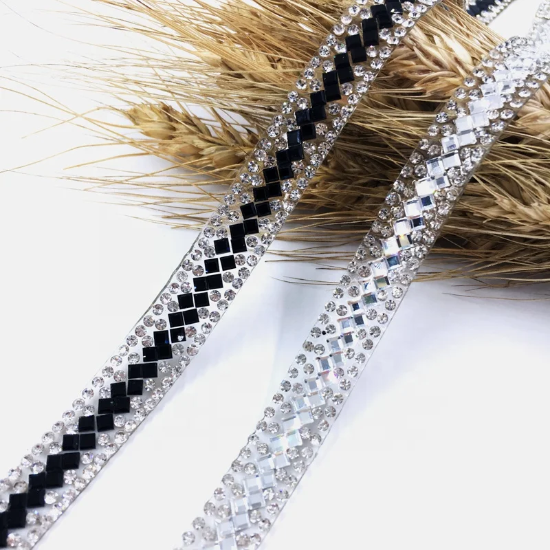 Кристальные блестящие стразы с металлической отделкой в качестве украшения ткани