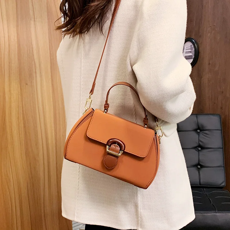 QY823 2024 New arrivals Small Hand bags Young Lady Design Messenger Handbags Girls Luxury Purses Hand bags For Woman
