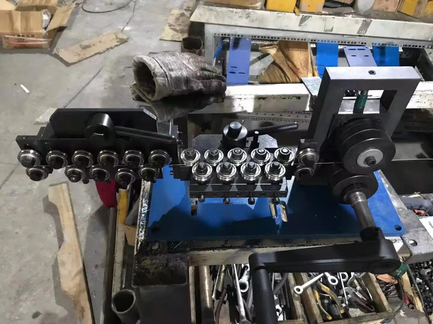 QIPANG CNC automatic stainless steel copper aluminum metal pipe straightening machine straightener iron wire