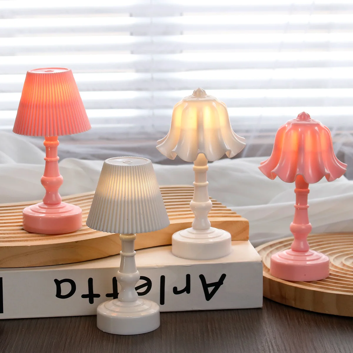 Minimalist decorative lamp small table light mini ornament small night lamp cute tabletop bedside atmosphere lamp Linglan flower
