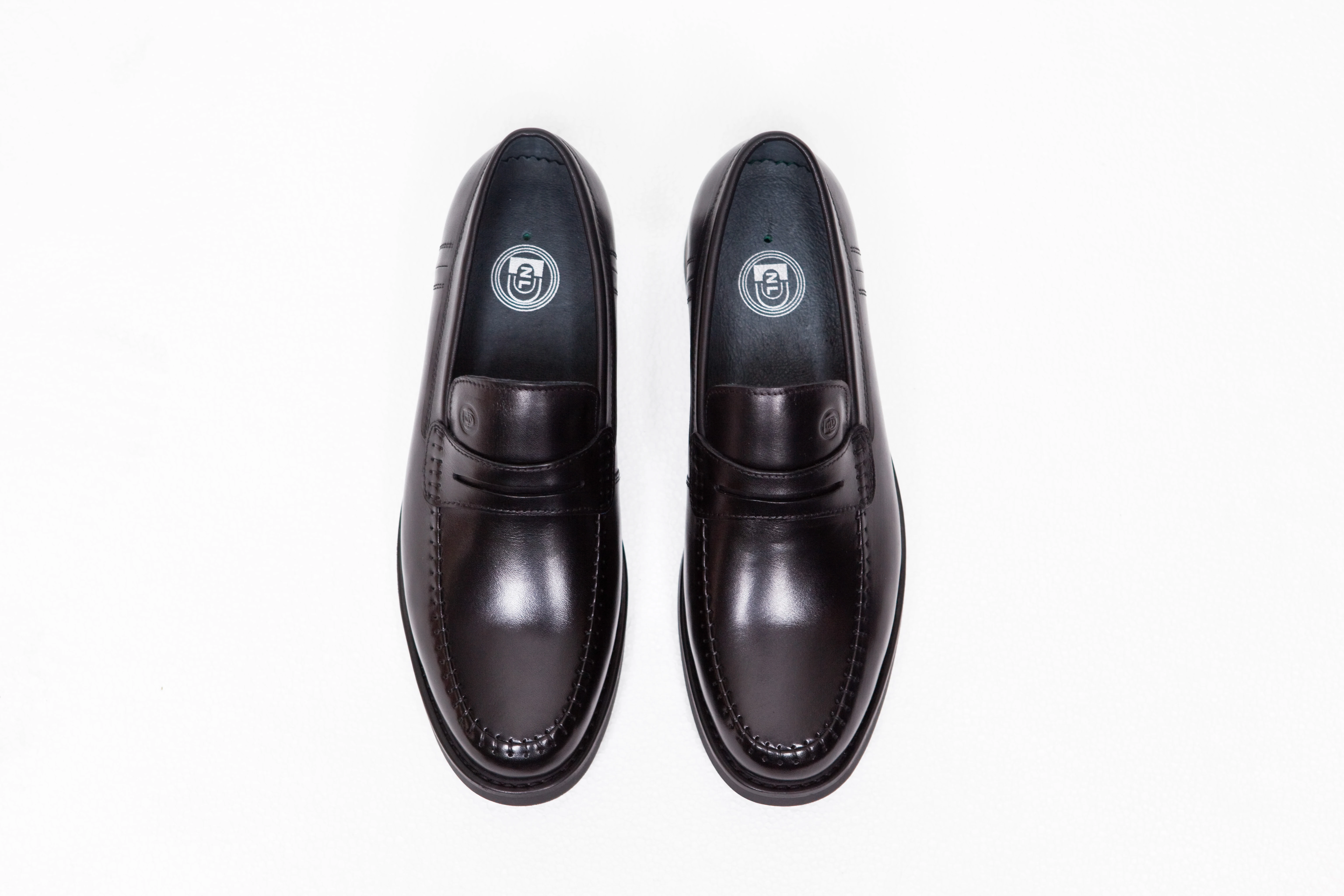 
nano magnetic calf leather Massage multi-function shoes 