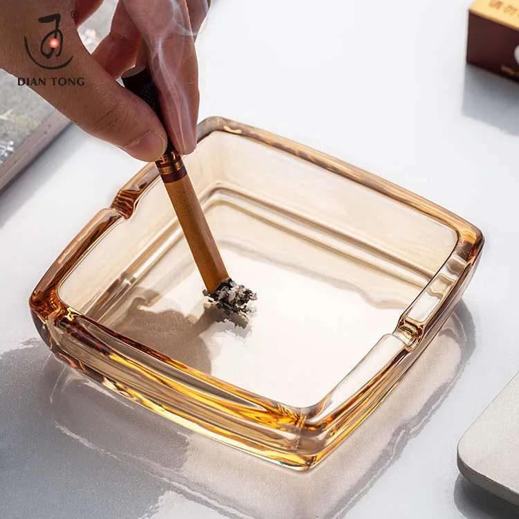 Wholesale Square Amber Cigarette Smoke Shop Hotel Restaurant Portable Ashtray Custom Logo Brand Ash Tray Glass Crystal Ashtray
