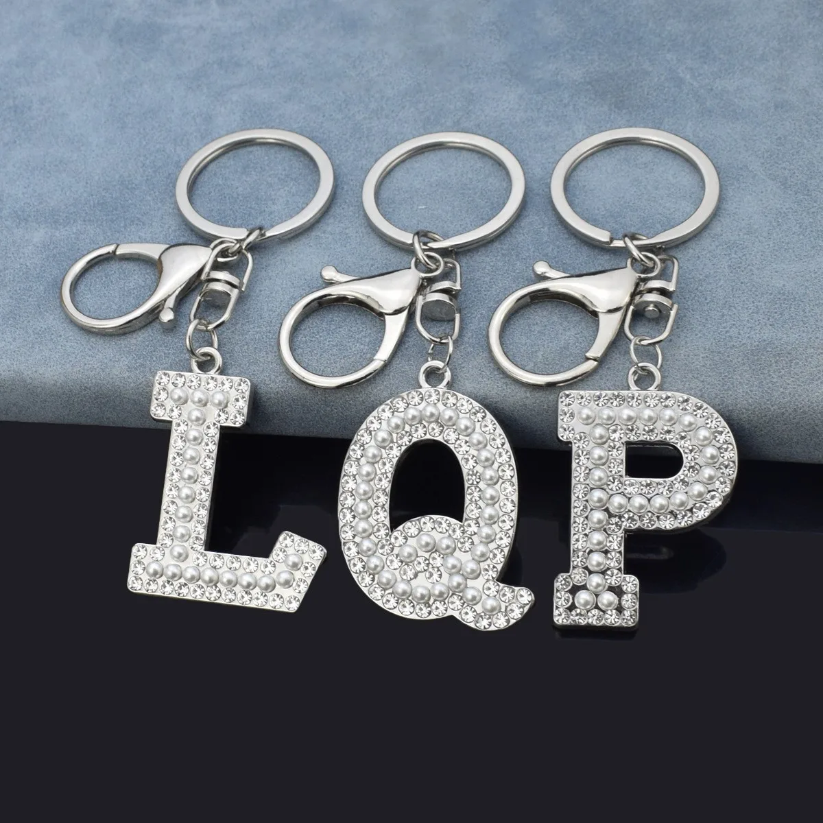 26 Letters Shiny Rhinestone Car Key Ring Bag Accessory Pearl Letter Keychain Initial Key Chain for Girl Women