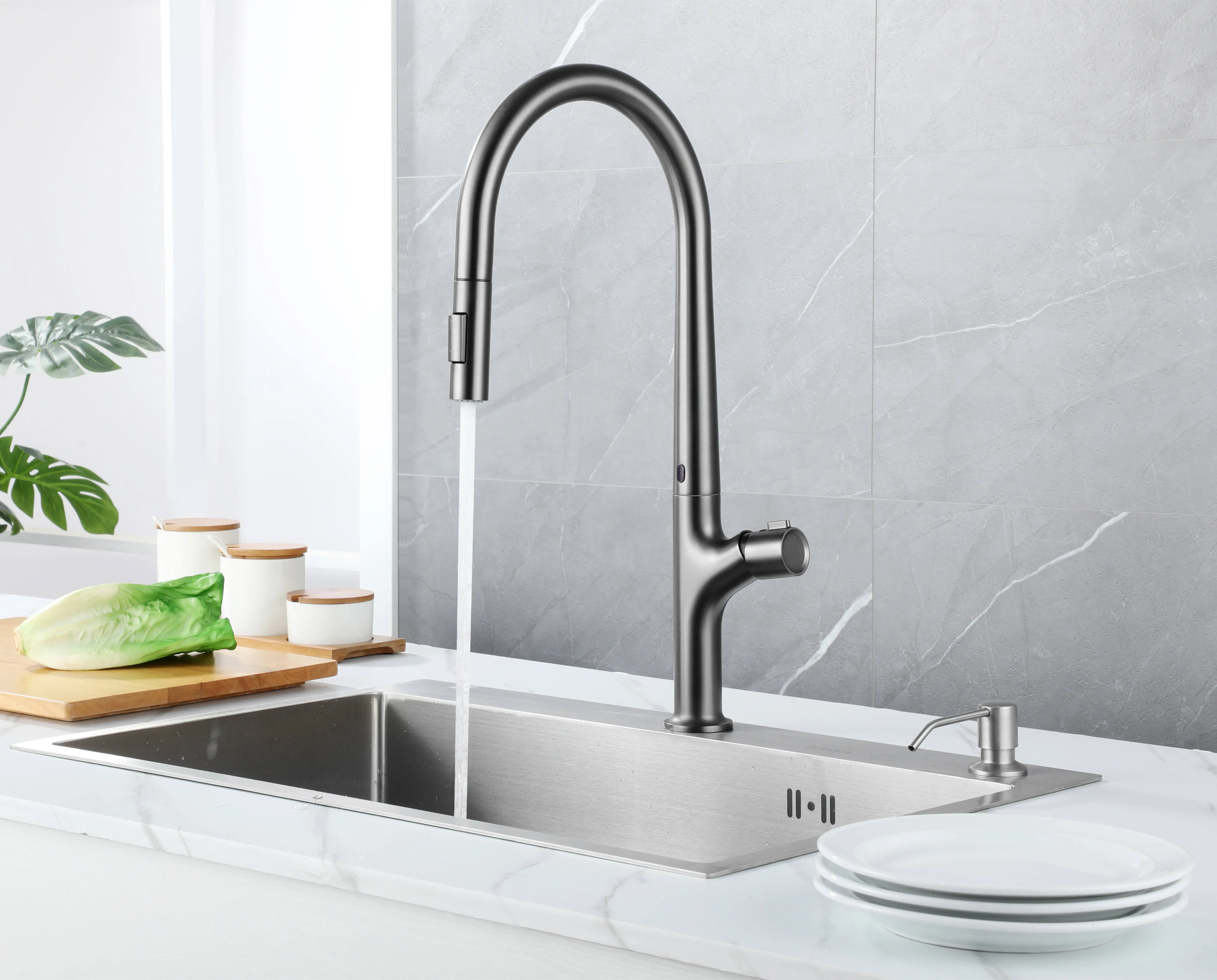 Gun Grey Sensor Touchless Sink Faucet Single Handle Pull Out Kitchen Faucet 2 Functions