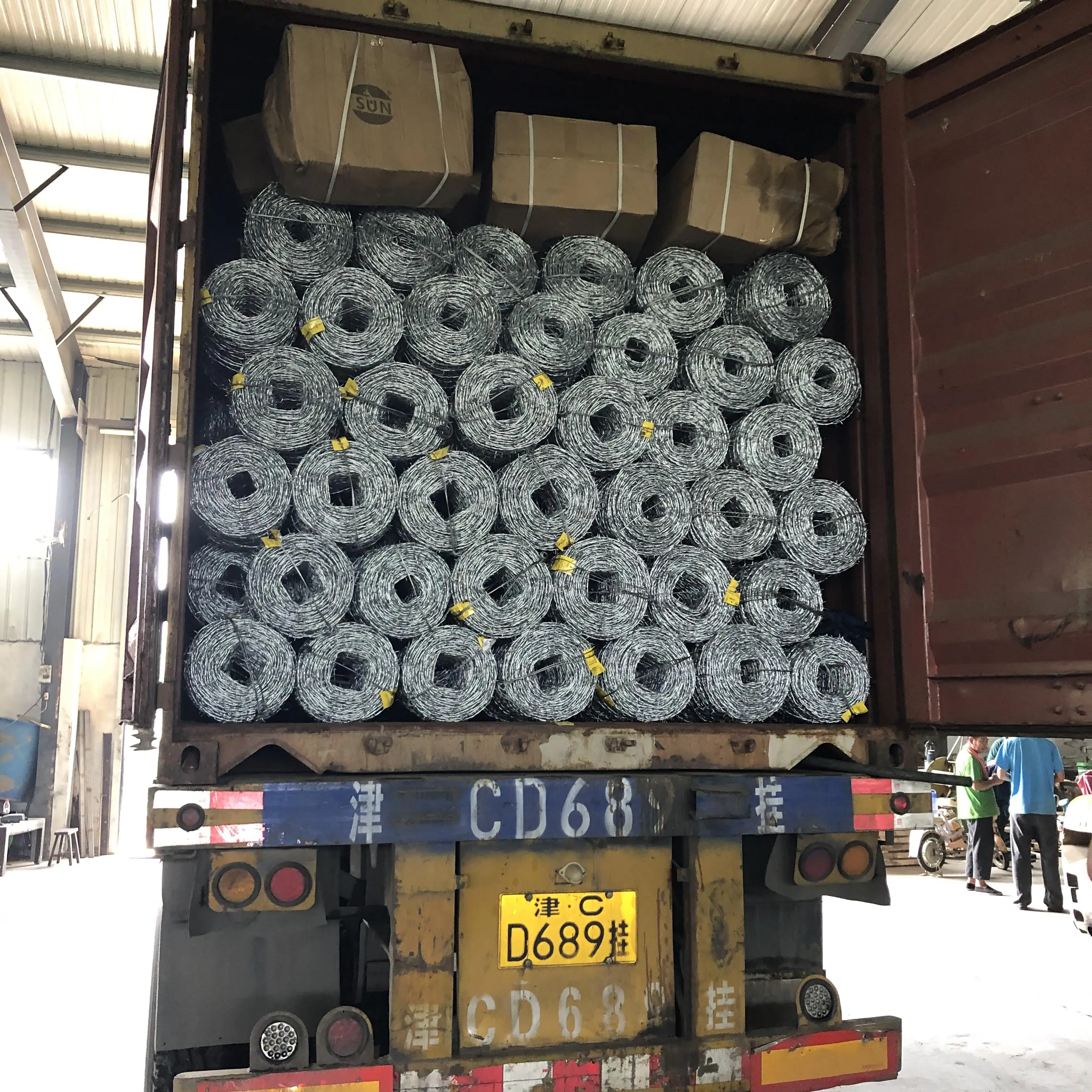 Factory sale galvanized barbed wire length per roll 2 strand barbed wire alambre de puas galvanized