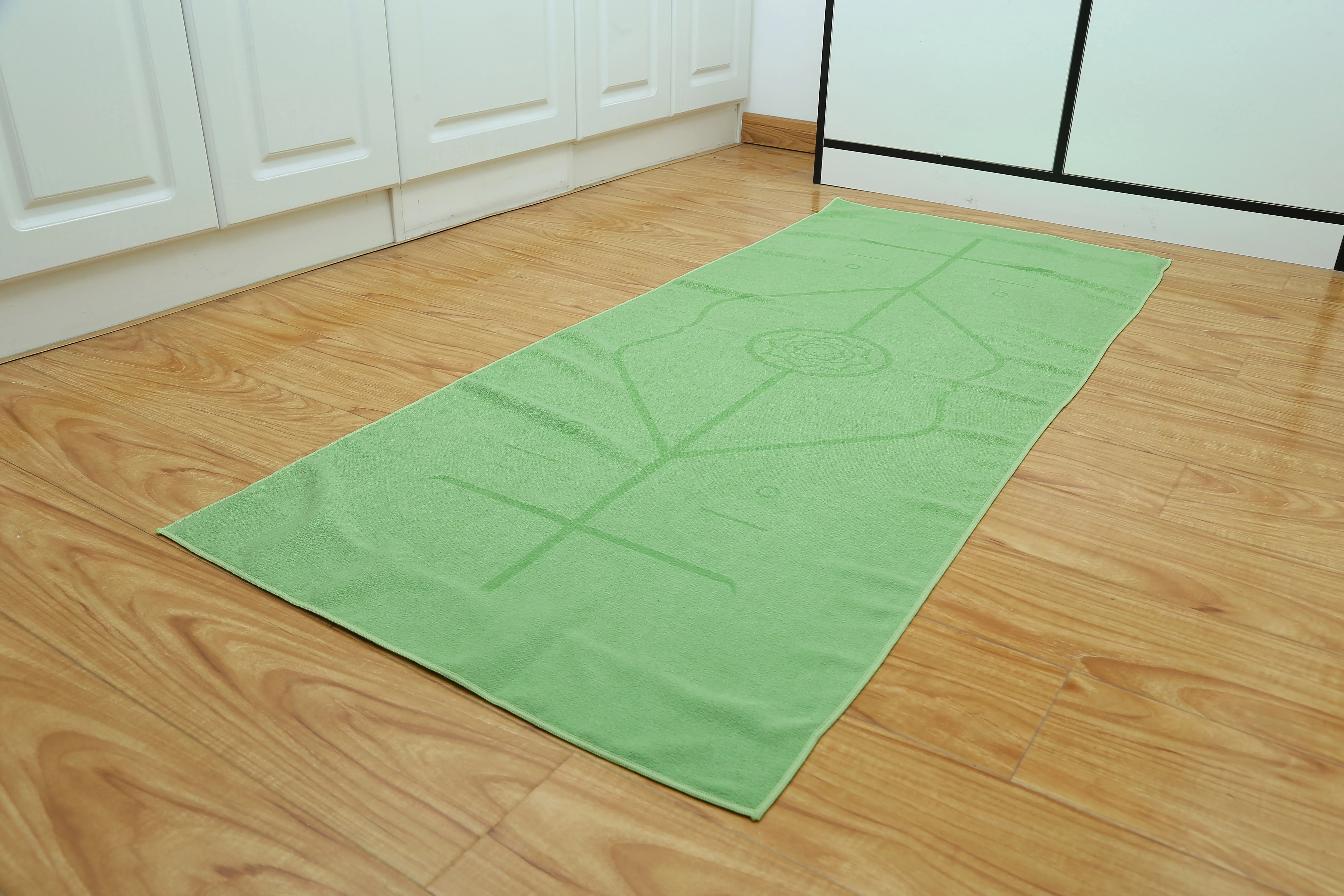 
Microfiber Non Slip 63*183CM Customized Shape Sublimated different color Beach Yoga Mat Towel 