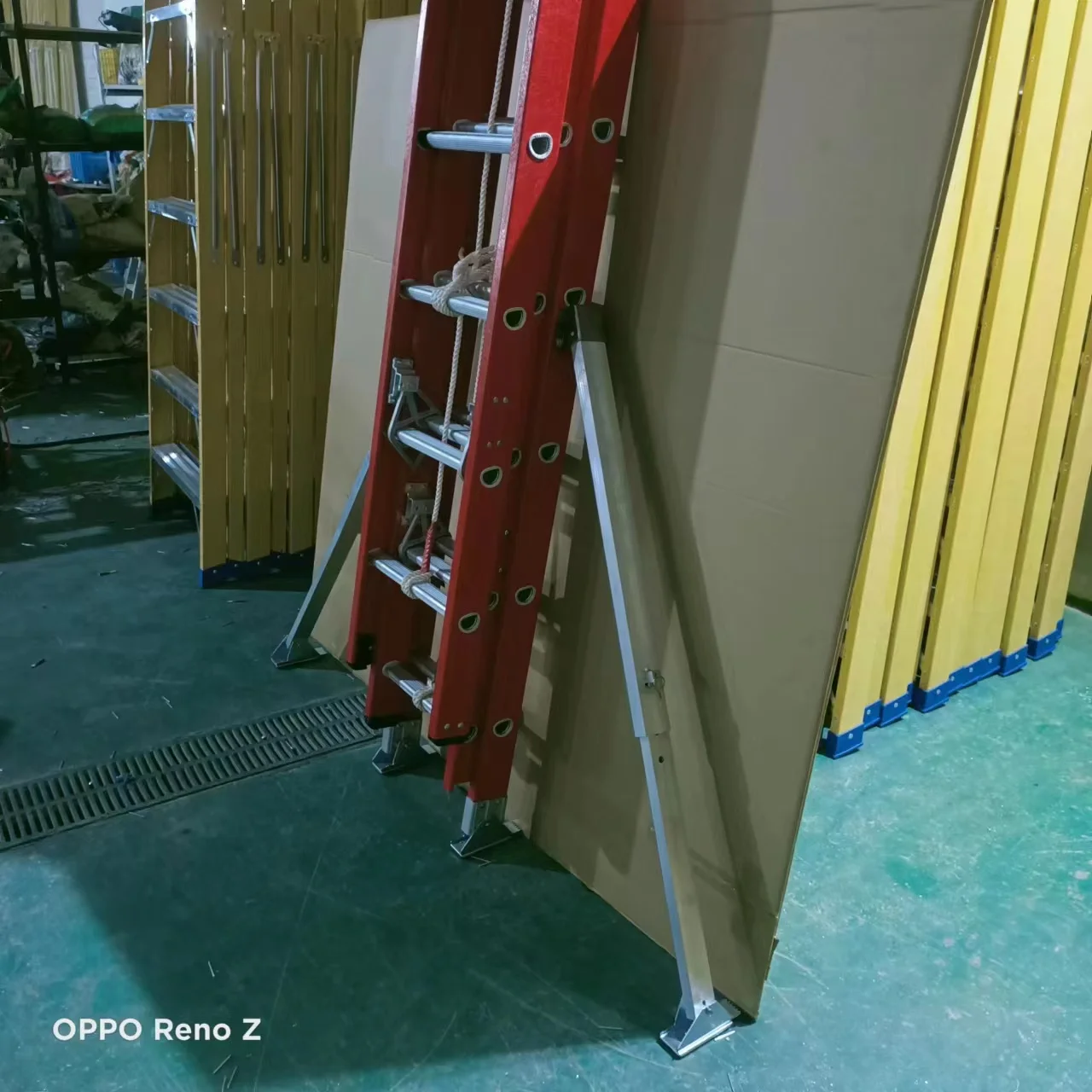 Hot sale factory direct FRP  2 sections fiberglass extension ladder