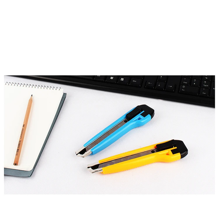 
Factory direct production Amazon hot style High Quality color Plastic Safety Durable Utility Art Knife for office 