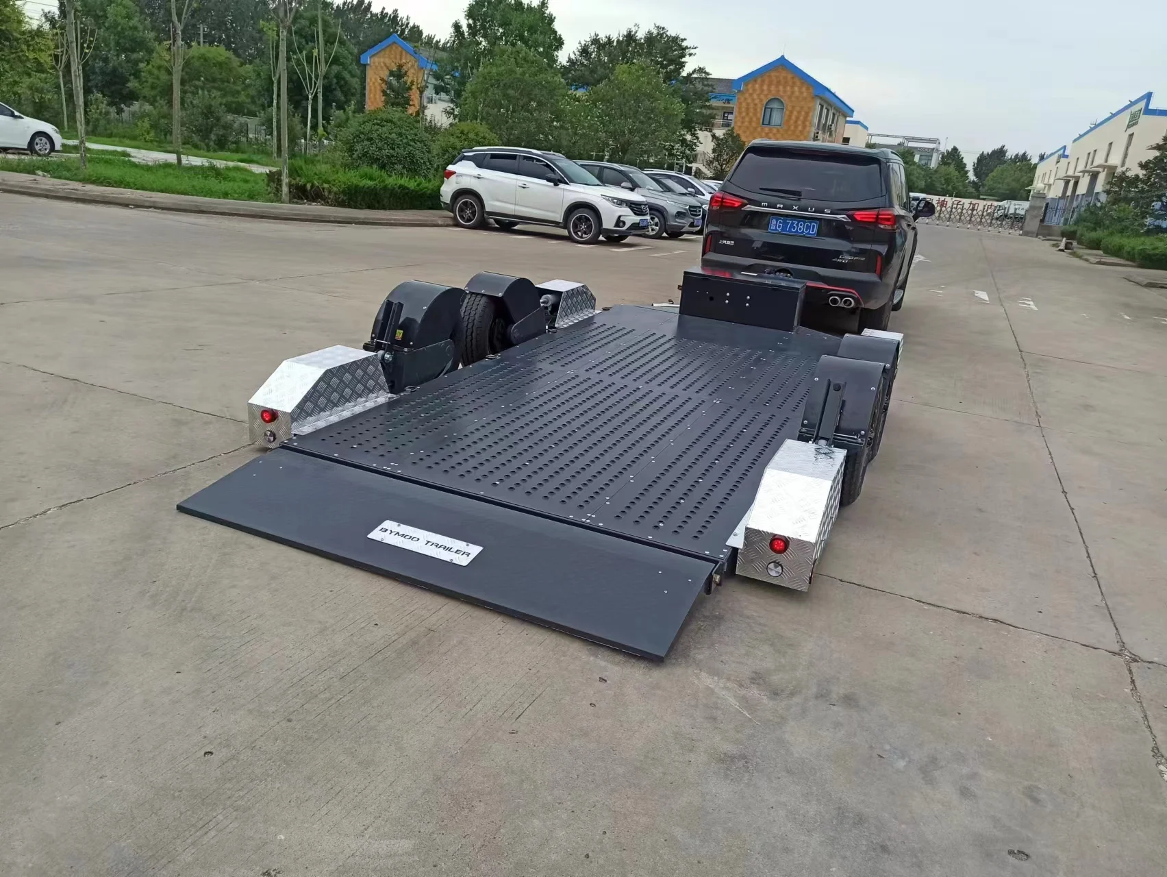 Car hydraulic 3 tonne trailer low bed tilt trailer tandem car trailer with 12000 lbs winch
