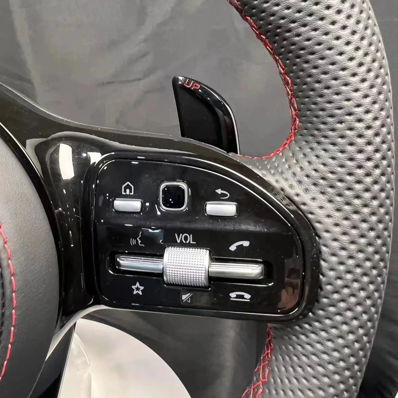 Be applicableMercedes Benz seriesC300 C200 C180 W204 W211 W213 W447 GLSFull leather sports steering wheel