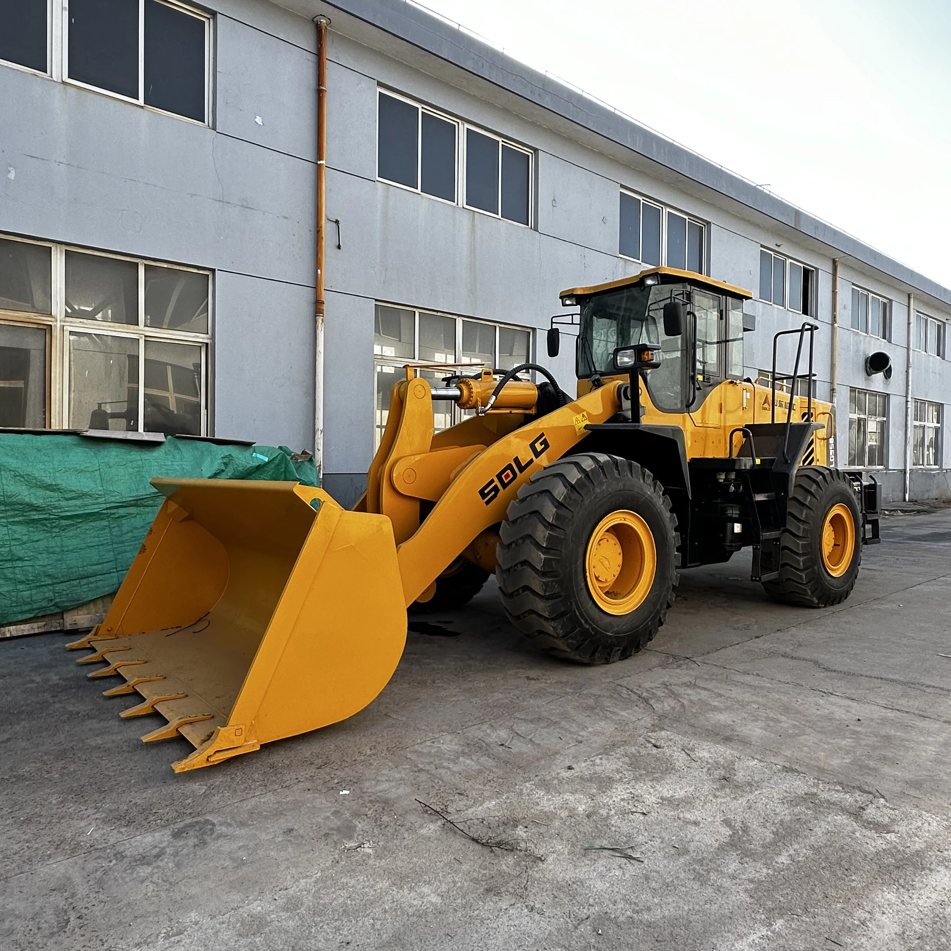 High performance 958L SDLG loader factory price with good condition for sale in shanghai