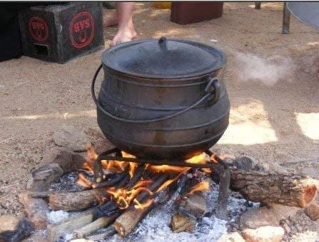 Wholesale Factory Price South Africa 3 Leg Soup Stock Pots Cast Iron Pot Potjie Black Outdoor Camping Cooking Pots Cauldron