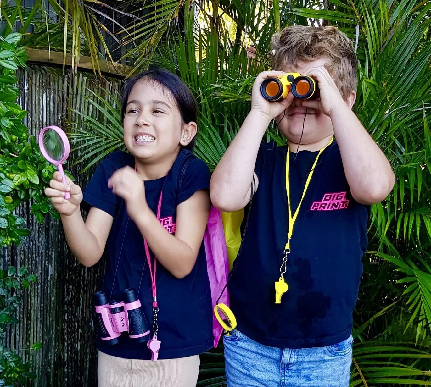 Adventure Outdoor Exploration Kit Children Toy Binoculars Flashlight Compass Fox Whistle Magnifying Glass Backpack Great Kids