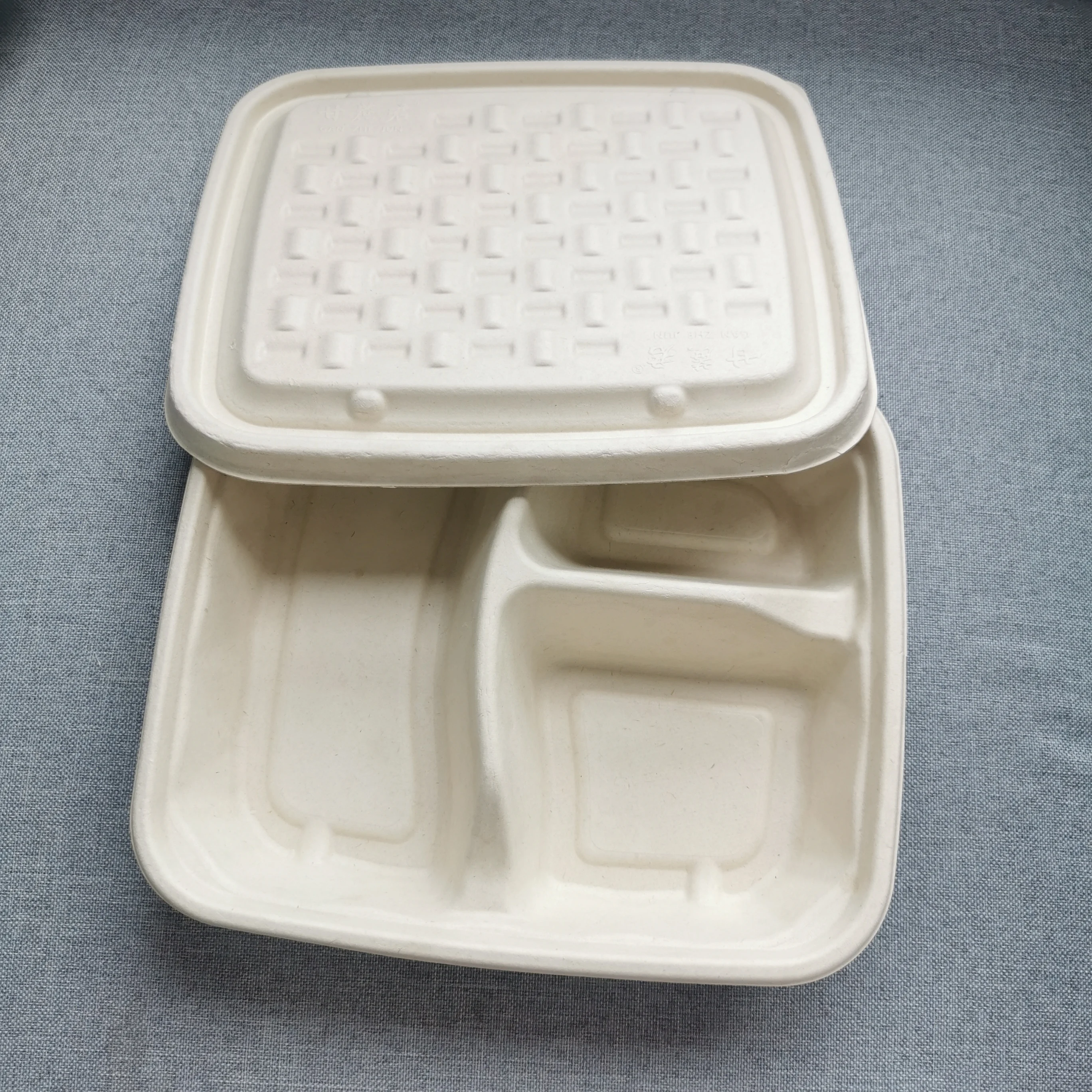 4 Compartment Fast Food Packaging Sugarcane Bagasse Pulp Compostable Biodegradable Disposable Bagasse Plate Tray