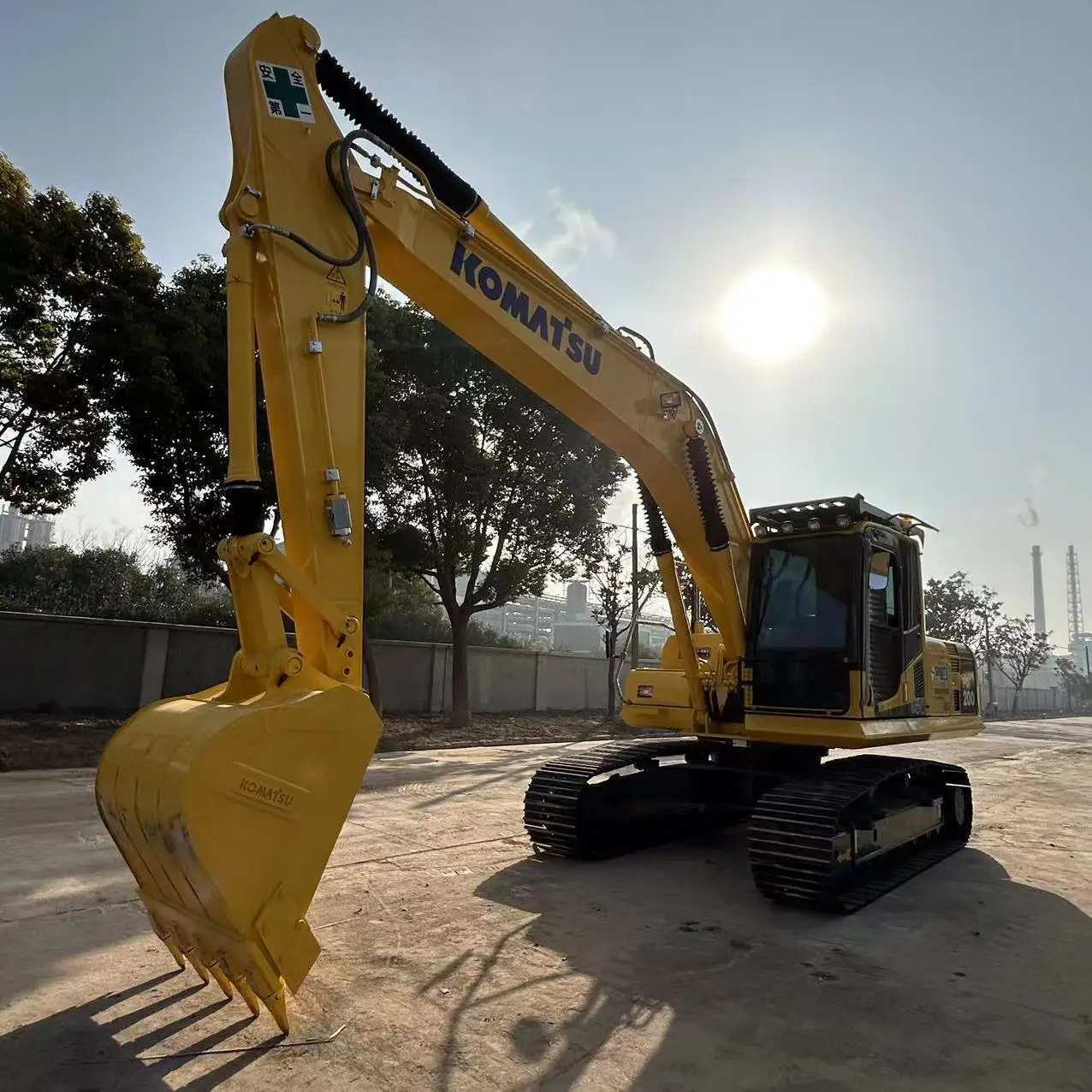 Japanese Excavator Komatsu PC200 Crawler Excavator 20 Ton Komatsu PC200 90% New Hot Sale  Excavator for Wholesale