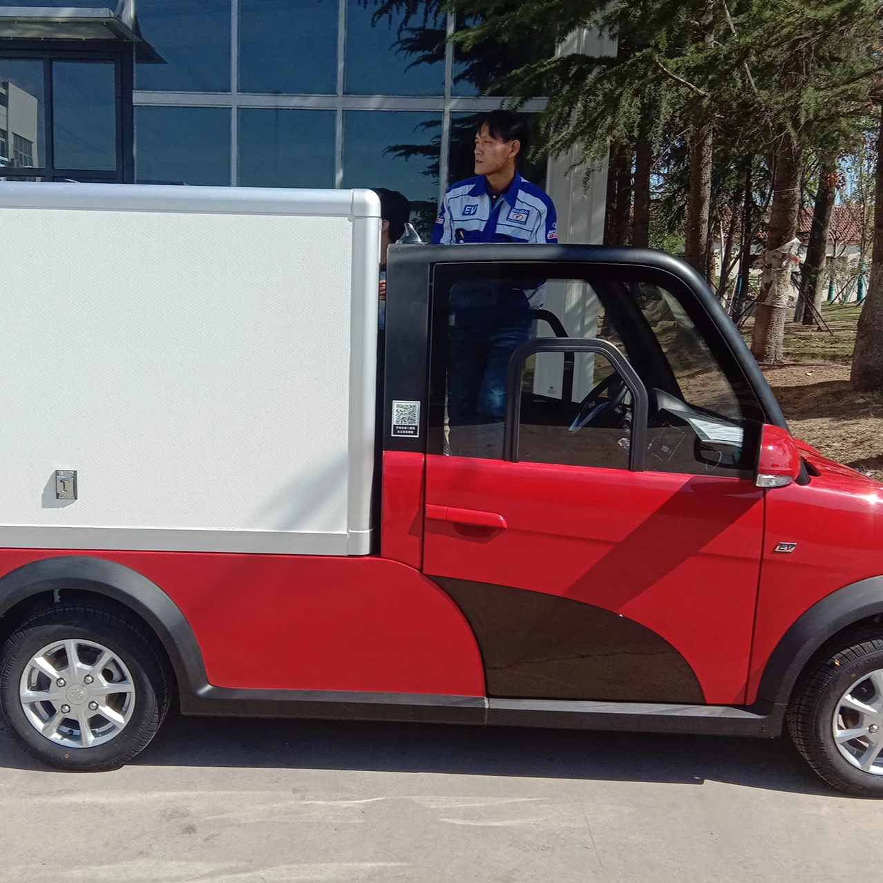 Электрический микро-автомобиль для доставки дальний EEC L7e-CU