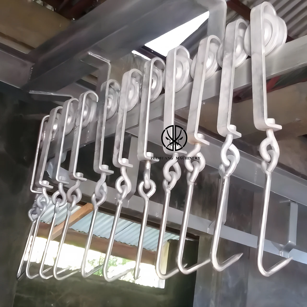 Hot Dip Galvanizing Cow Slaughtering Equipment Cattle Meat Processing  Abattoir Machinery Use Hanging Pulley Hooks