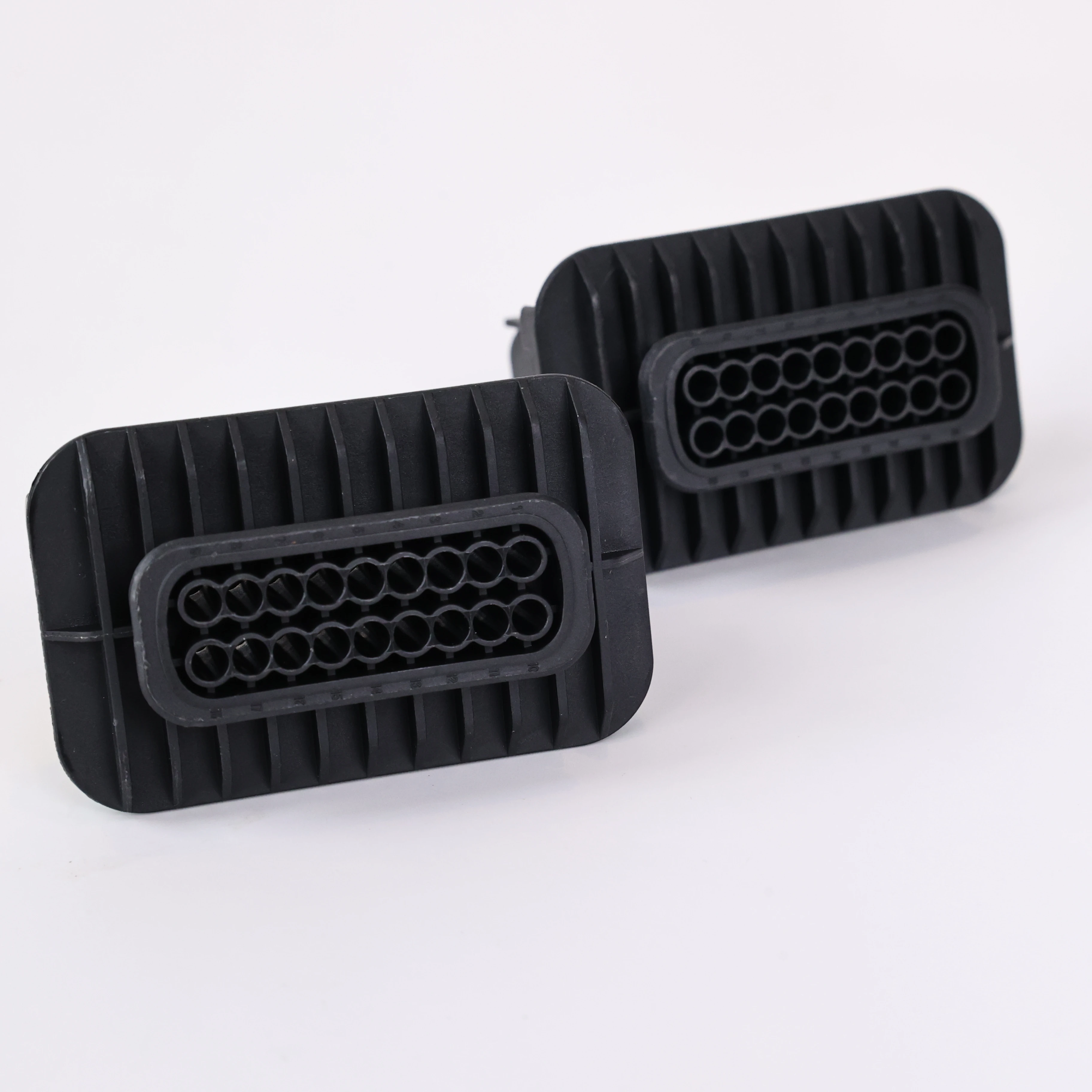 1-1564526-1 18Pin Waterproof EV Connectors 1.6mm Heavy Duty Sealed Series Wire-to-Wire Black Automotive Connectors 1-1564526-1