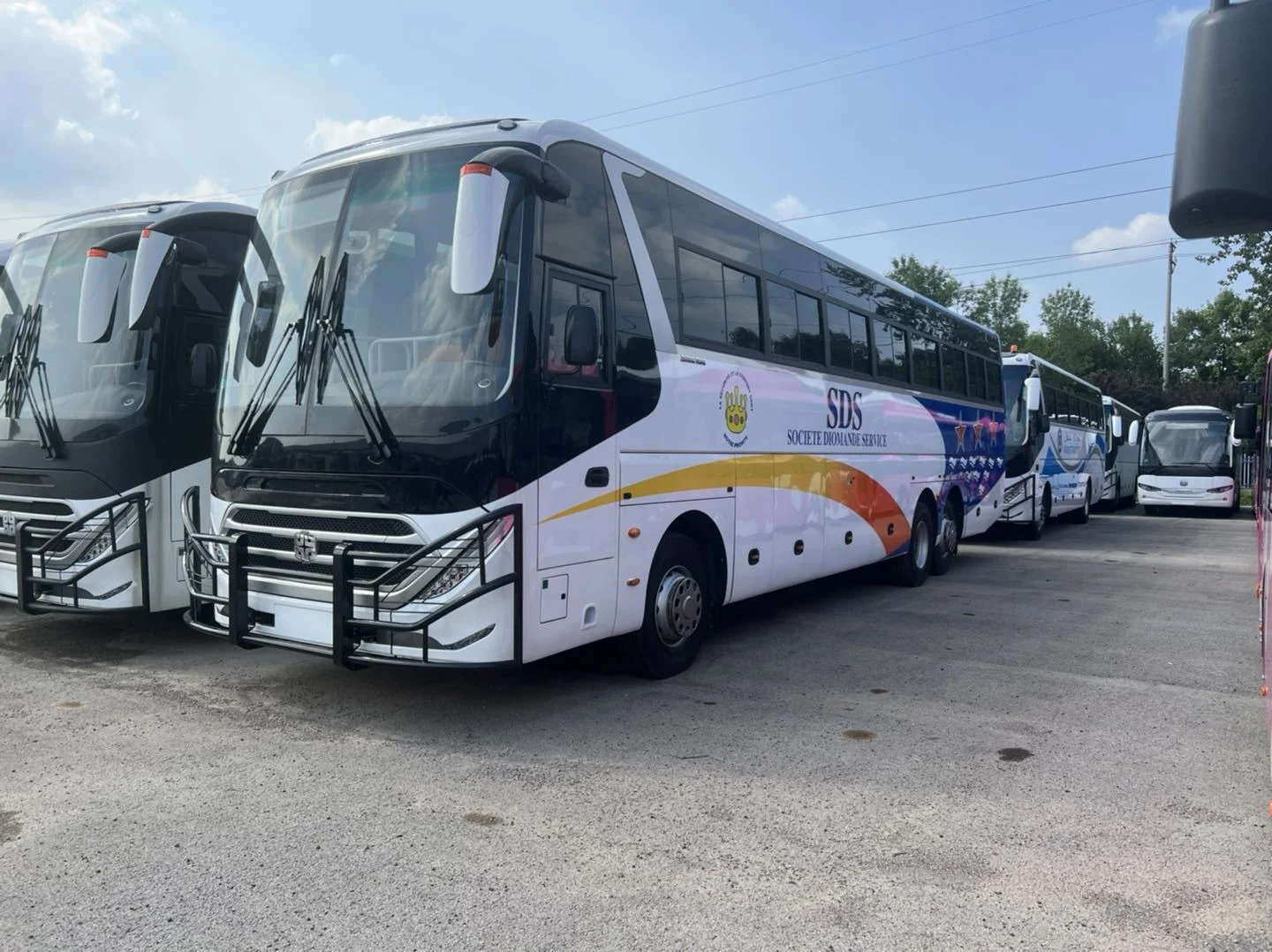 New 35 Seater Diesel Coach Bus from China Manual Transmission Euro 4 Emission Standard for City Use