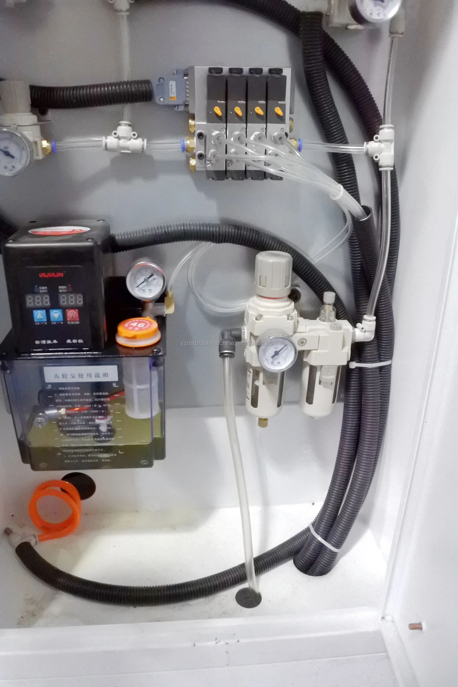 CNC 5 оси 3 головки 2 сверления и 1 тафтинг метла туалетной щетки делая машину высокая скорость